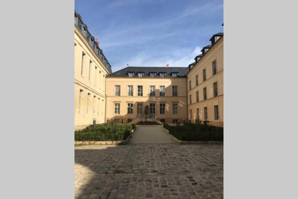 L'Independance Lägenhet Versailles Exteriör bild