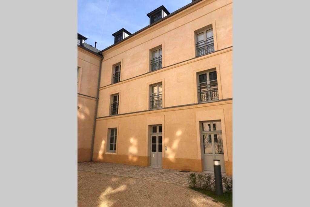 L'Independance Lägenhet Versailles Exteriör bild